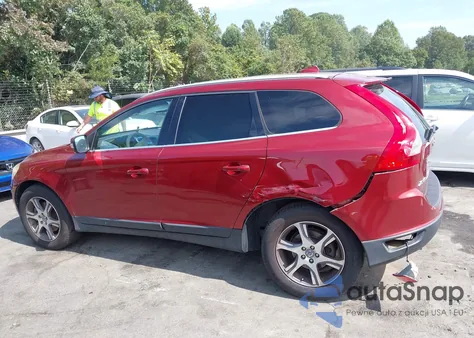 2013 Volvo Xc60 T6 z USA, uszkodzony, nr VIN YV4902DZ5D2465120